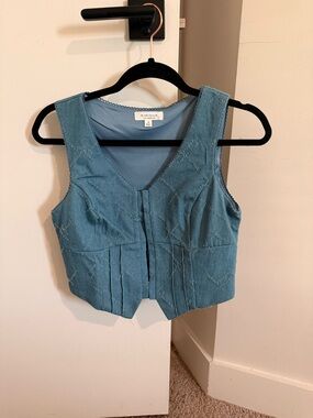 KIRKWOOD Teal Embroidered Sleeveless Crop Vest